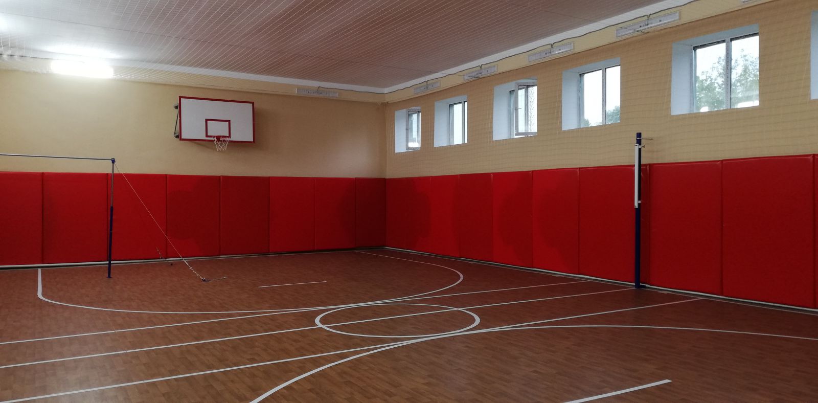 Отремонтированный спортивный зал